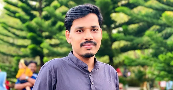 മദ്യപിച്ച് വാഹനം ഓടിക്കുന്നതിനെതിരെ സ്റ്റേറ്റസ്; ഒരു മണിക്കൂറിനുള്ളിൽ മദ്യപാനിയുടെ കാറിടിച്ചു, അധ്യാപകന് ദാരുണാന്ത്യം